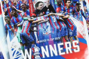 巴萨曼城照样掀!格拉斯纳曾带队不败夺欧联,现6战丢1球夺足总杯