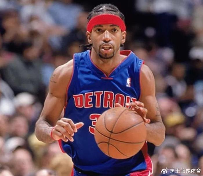 王治郅99年次轮被NBA选中，同届还有哪些球星？二轮秀跻身名人堂