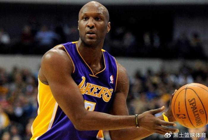 王治郅99年次轮被NBA选中，同届还有哪些球星？二轮秀跻身名人堂